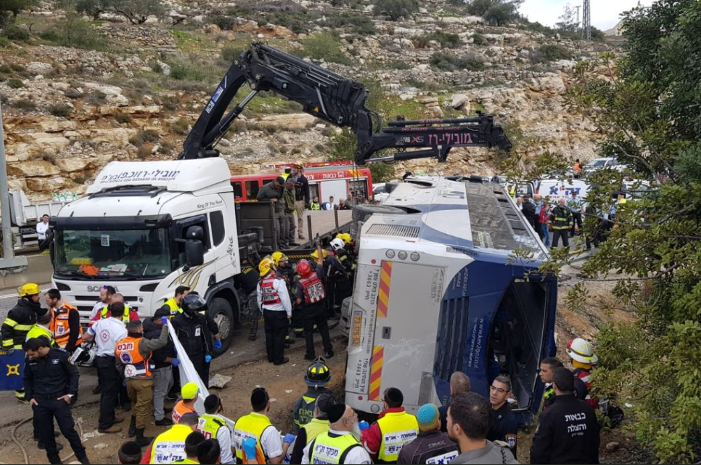 Grav accident pe o autostradă din Israel. Sunt 2 morți și 41 de răniți. VIDEO