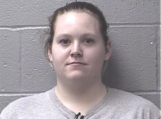 Angajata unui penitenciar, arestată după ce a întreținut relații intime cu un deținut