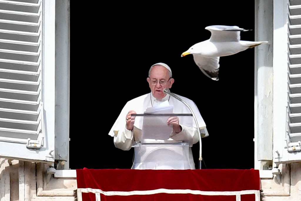 Ce spune Papa Francisc despre faptul că Messi este comparat cu Dumnezeu