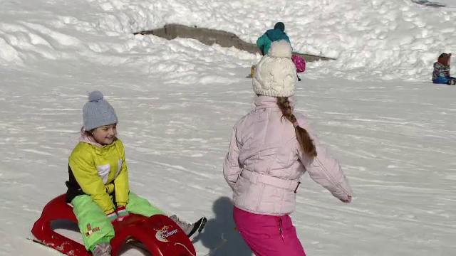 O mamă a cheltuit 1.000 de euro pe vacanţa de 4 zile la munte. Copil: "Mie nu mi-a plăcut"