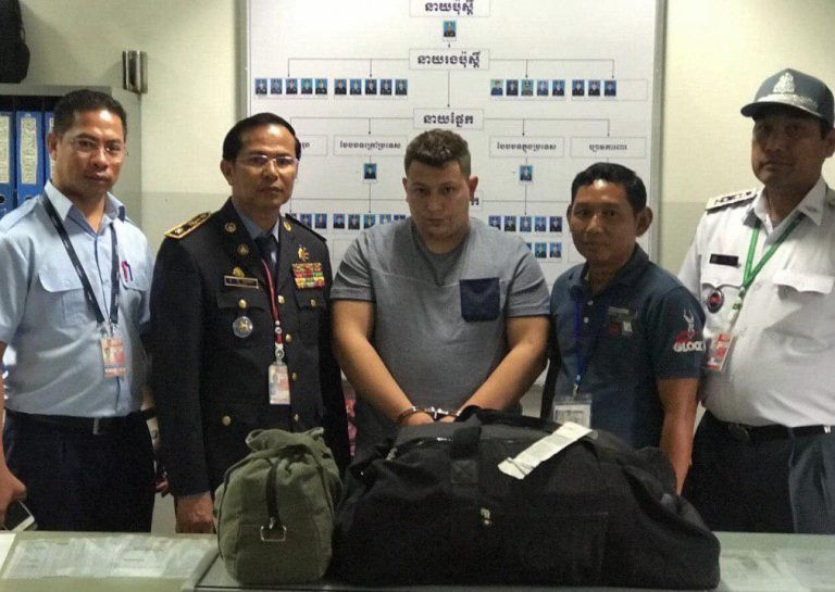 Români prinşi cu 5 kilograme de droguri în bagaje, în Cambodgia. Ce pedeapsă riscă