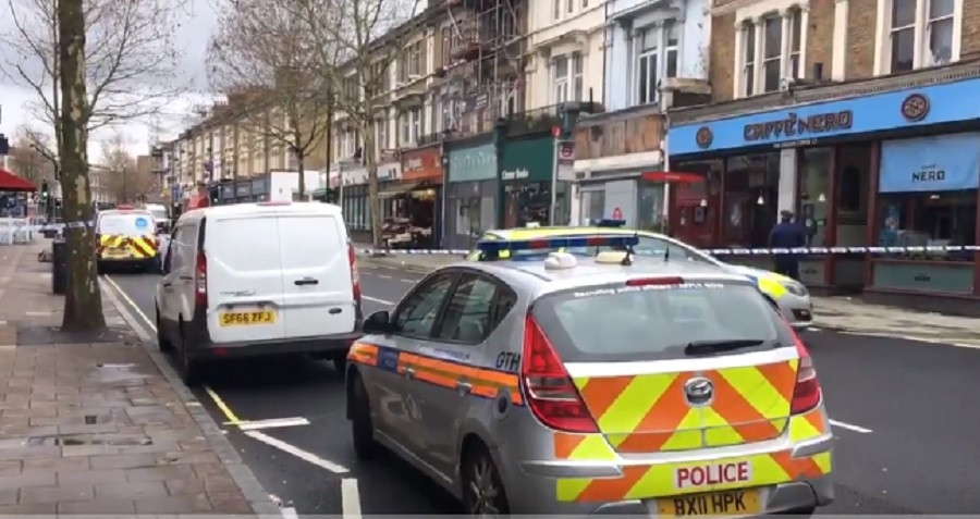 I-a tăiat gâtul unui tânăr din cauza unei țigări. Crima a fost filmată