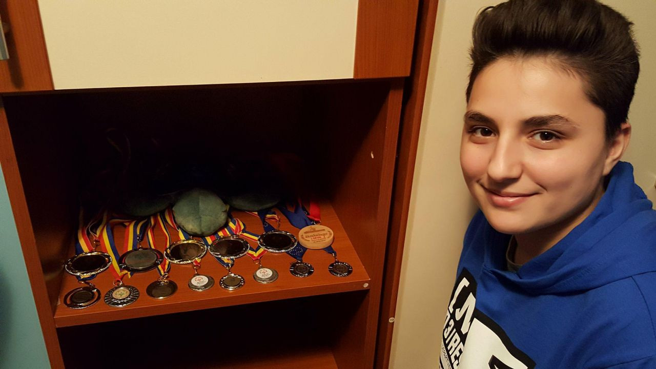 Ajutor pentru tinerii care părăsesc sistemul de protecţie la 18 ani