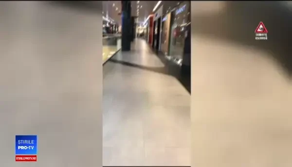 Haosul medicinei estetice. Discuție bulversantă cu o tânără care și-a mărit buzele la mall