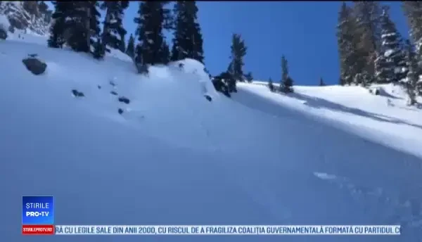 A provocat o avalanşă cu snow-mobilul şi şi-a îngropat de viu cel mai bun prieten