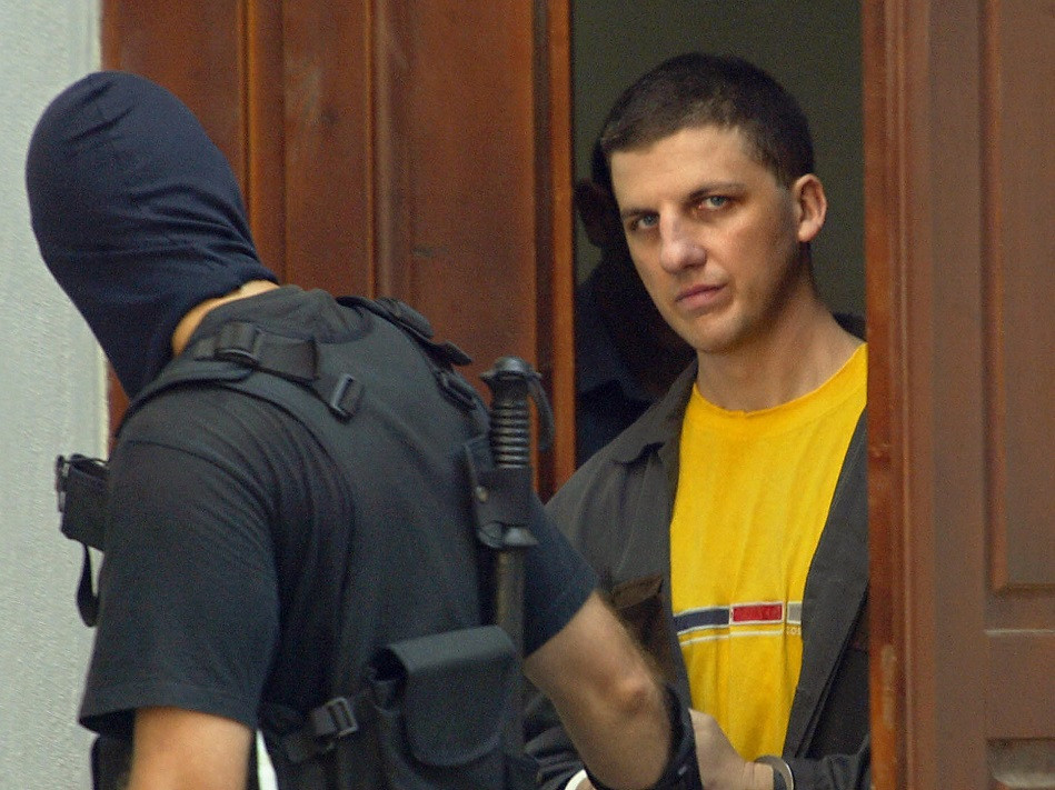 Elveţianul căruia i-a ucis soţia un interlop român candidează. "Sper să moară repede"