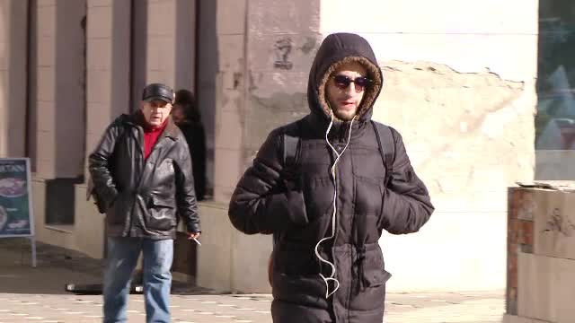 Mai mult de jumătate dintre tineri sunt în pericol să surzească. Cât de periculoase sunt căştile