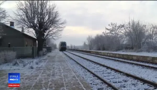 Bărbat lovit mortal de Săgeata Albastră. Plecase la cumpărături în papuci, pe ninsoare