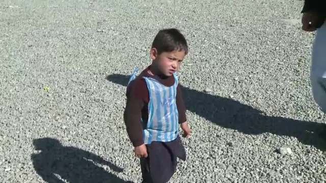 Copilul cu tricoul lui Messi din pungă, în pericol. Îi cere ajutorul idolului său