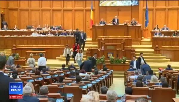 Majorarea alocațiilor votată în lipsa unor aleși PSD. Coaliția ar dori reluarea votului