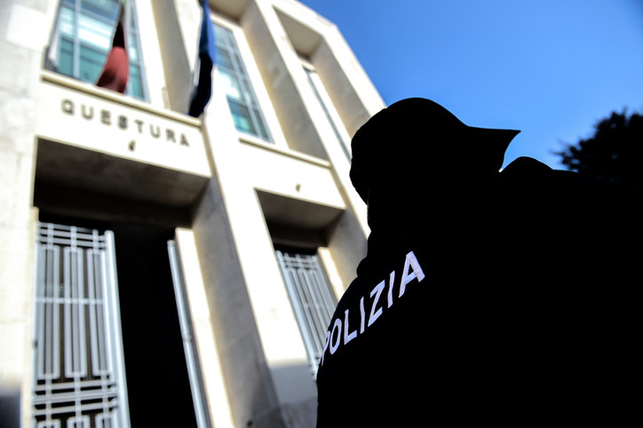 Surpriza unui italian, după ce şi-a închiriat casa unor români. "Şi balustrada au luat-o"