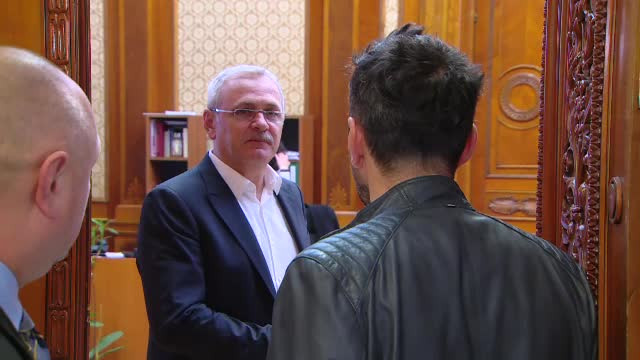 Președintele PSD Liviu Dragnea, către Alex Dima: ”Vii cu mine în baie?”