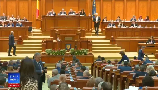 Deputatul PSD Bacalbașa s-a strâmbat în timp ce un liberal vorbea în Parlament. VIDEO