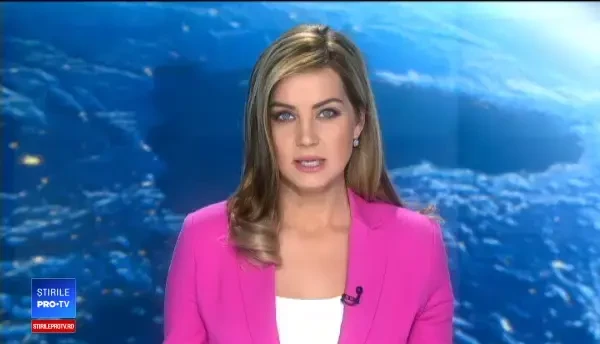 O mașină a ars complet pe o stradă din Deva. Proprietarul nu avea asigurare