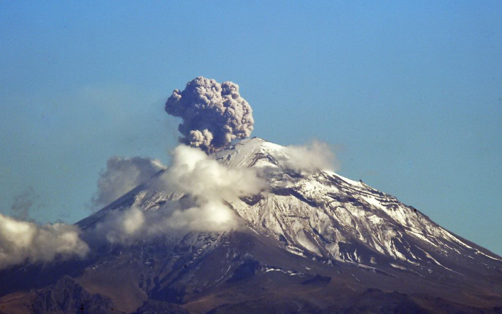 Alertă în Mexic: vulcanul Popocatepetl și-a intensificat activitatea. Măsurile luate