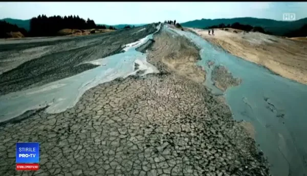 Cum îngroapă autoritațile un loc unic în Europa: ”Groapă de gunoi, manele și grătare”