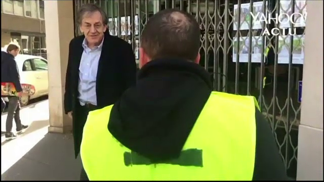 Bătrân bruscat de mai multe "veste galbene", în urma unui incident antisemit