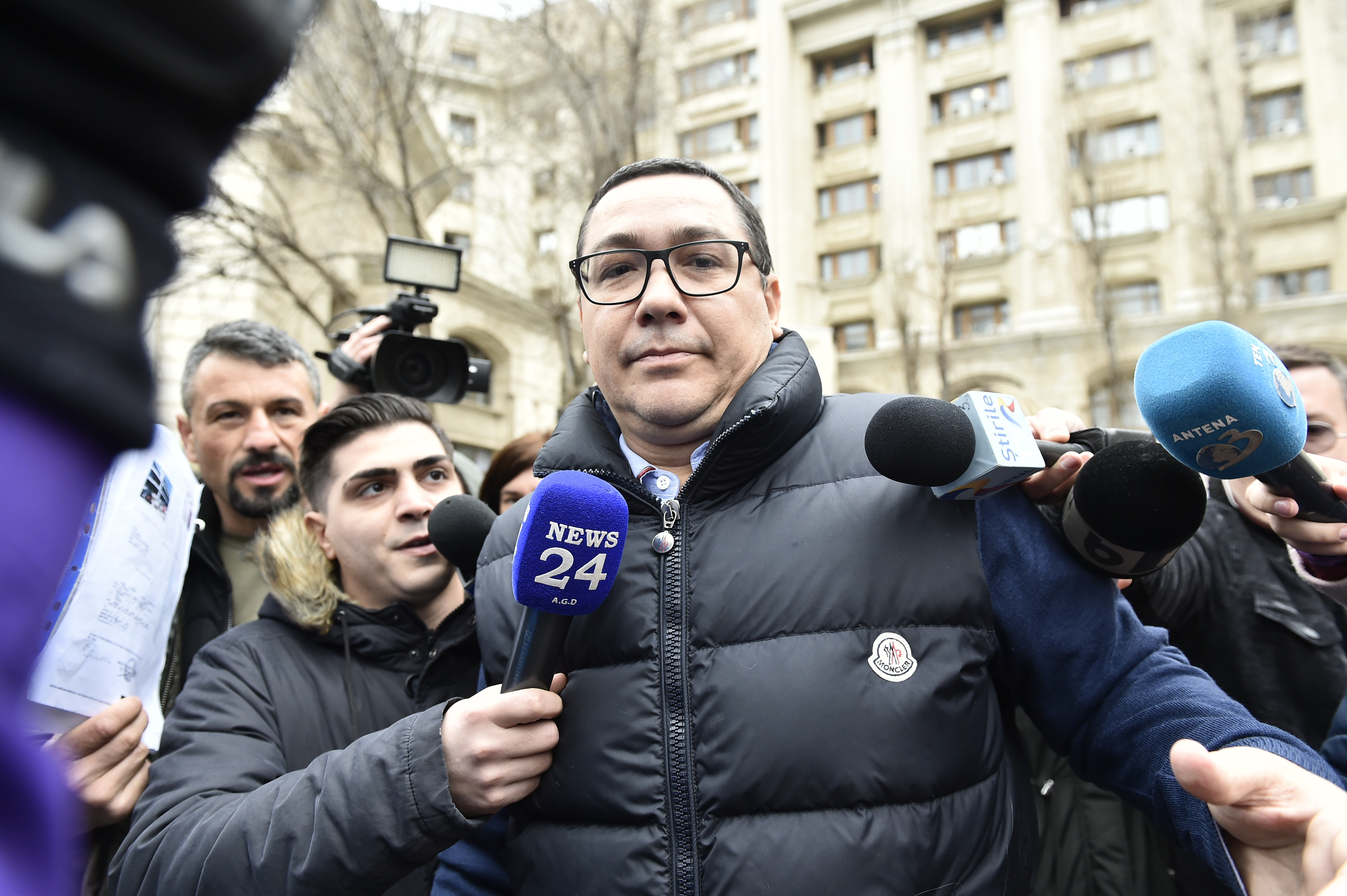 De ce s-a enervat Victor Ponta: ”Analfabeților! Urechiștilor! Catastrofelor!”