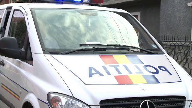 Tânăr prins de jandarmi cu un cuțit la intrarea în Tribunalul Giurgiu