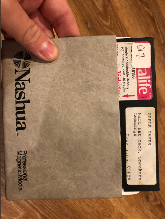 Computer vechi de 30 de ani