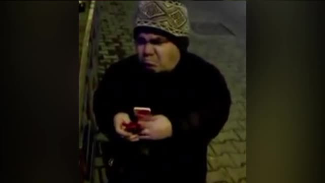 ”Mi-a cerut poze goală”. Mesajele trimise de bărbatul cu nanism mai multor minore