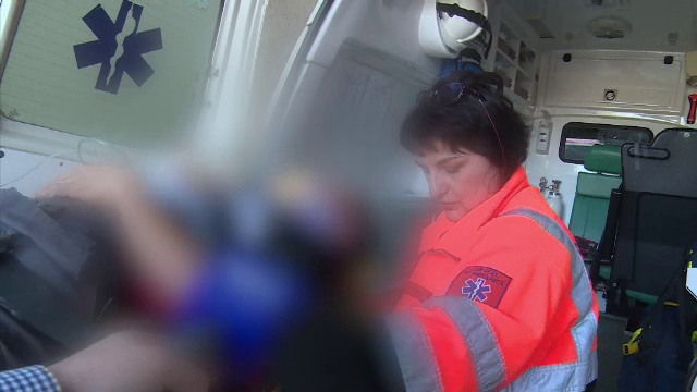 A căzut de la 7 metri când monta geamuri. Coincidenţa care i-a salvat viaţa