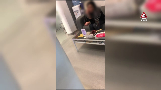 Intervenţii estetice, la coaforul din bloc. Medic: "Nu poţi aşa, cu ceasul la mână"