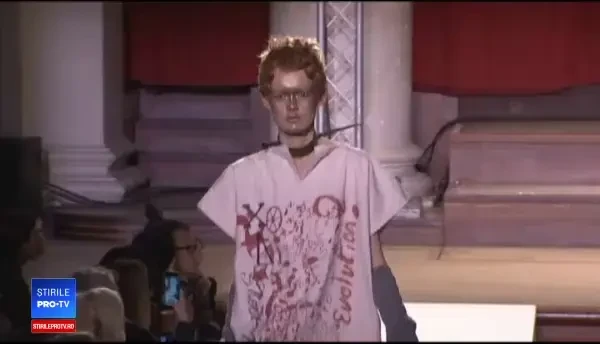 Politica a luat locul modei la prezentarea colecției lui Vivienne Westwood, la Londra