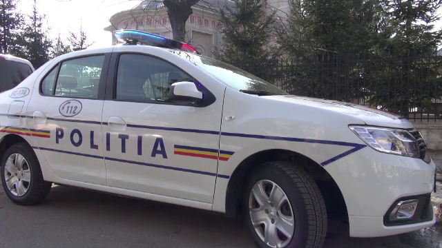 Polițist rănit în timul unei urmăriri. Un fugar a intrat în mașina lui