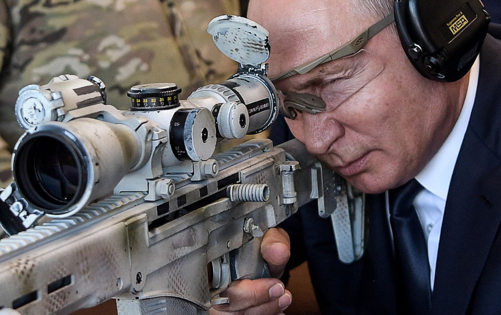 Putin se plânge că Rusia nu are suficiente arme. A cerut și mai multe mașinării de ucis: ”Le așteaptă cu nerăbdare pe front”