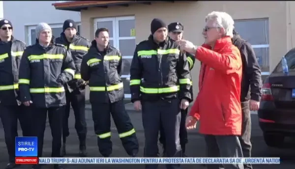 Premieră în țară. Pompierii ISU Mureș se antrenează alături de instructori auto