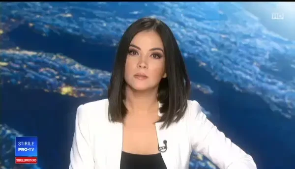 Incendiu violent la un depozit de mașini în Voluntari. Pericol de extindere