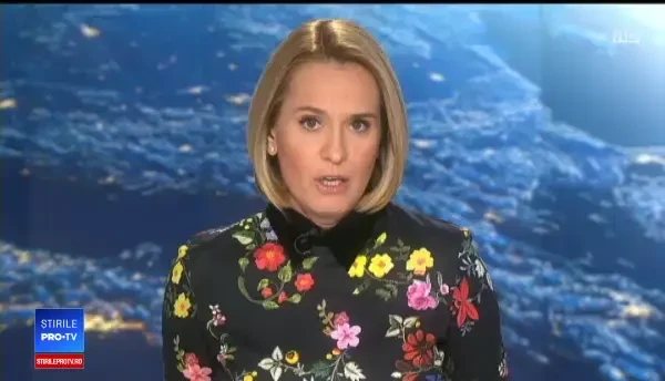 Transportul în comun, pericol public. O fetiță din Zalău a căzut din microbuz și a murit