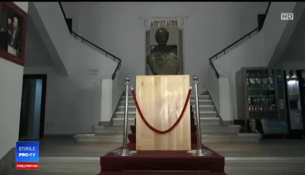 Operă a lui Brâncuși, expusă la 25 de ani după ce a fost furată dintr-un cimitir