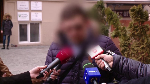 Tata copil ranit la gradinita