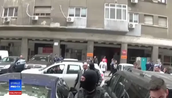 Bărbatul care a lovit intenţionat cu maşina un pieton, în Capitală, reţinut