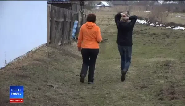 Jaf de mii de euro în celebrul sat Viscri. Hoții au furat papuci și șosete