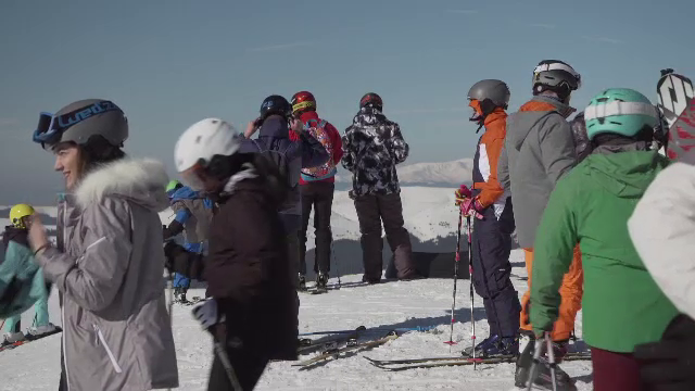 Aglomerație și în mijlocul săptămânii pe pârtiile din Sinaia. Vremea se schimbă în weekend