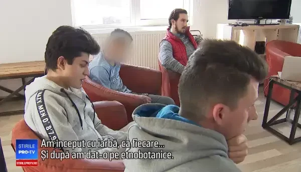 "Am început cu iarbă. Eram în clasa a 4-a. Le rulam în bancă". Mărturia șocantă a unui consumator de droguri