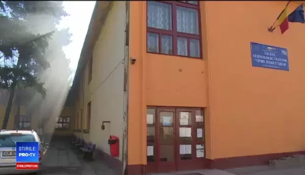 Incident grav la un liceu. Doi elevi au cumpărat și consumat droguri în curtea instituției