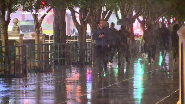 Orașul în care ninge pentru prima oară din 1949. Traficul a fost dat peste cap