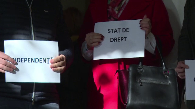 Parchete din țară anunță că își suspendă activitatea în semn de protest