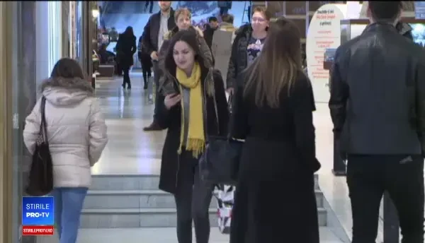 Reacția unei femei, când este întrebată cât cheltuie lunar pe haine: „Îmi e teamă!”