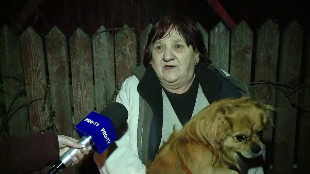 Casă mistuită de flăcări, în Cluj. O familie a rămas pe drumuri