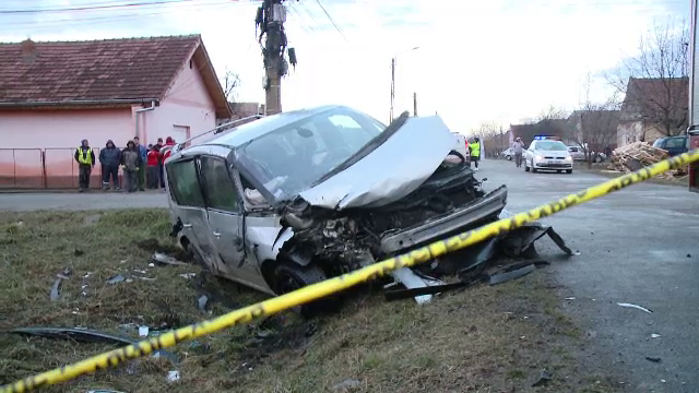 Greșeala unui șofer a ucis o bătrână şi a rănit grav o copilă de numai 5 ani