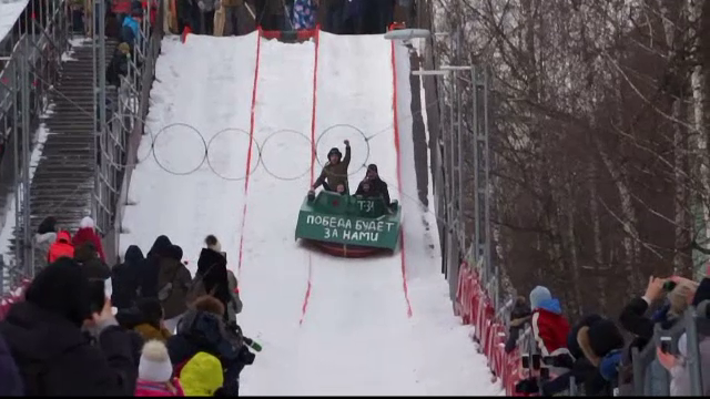 Concurs de sănii, în Rusia. Cei mai mulţi concurenţi le-au transformat în tancuri