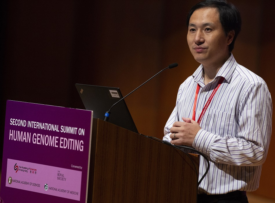 Chinezii ar fi modificat genetic creierele unor gemene. Ce putere au fetiţele "mutant"