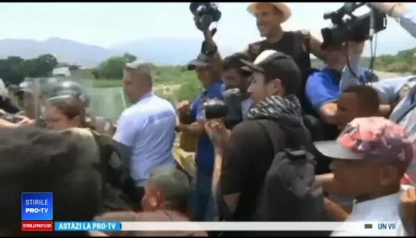 Lupte sângeroase pe camioanele cu ajutoare, în Venezuela. Maduro: "Nu voi ceda niciodată"