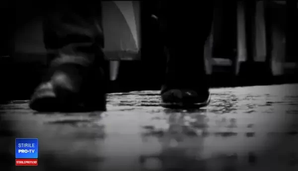 Crima din Arad. Mărturii de groază ale vecinilor: ”Copilul voia să iasă, țipa”