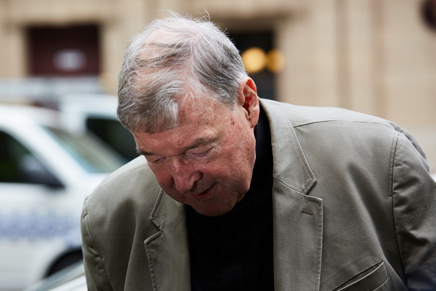 Cardinal închis pentru pedofilie. A prins copii bând vinul de împărtăşanie şi i-a violat